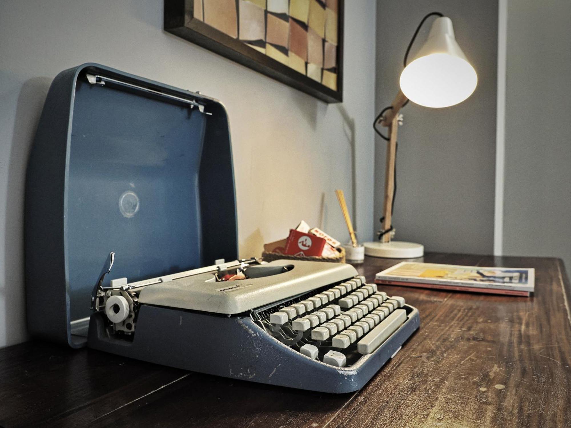 Deluxe Room,1726306073:JPEG